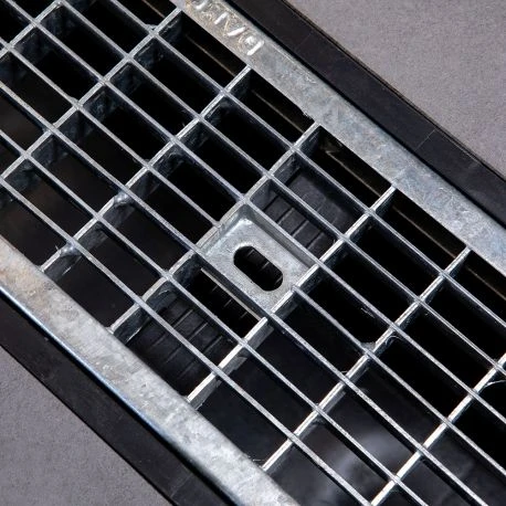 Système De Blocage Des Grilles De Caniveaux Pour Caniveau Standard 130 3 Système De Blocage Des Grilles De Caniveaux Pour Caniveau Standard 130 – Image 2